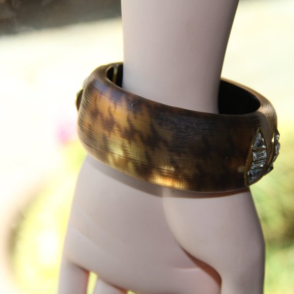 Alexis Bittar Houndstooth Lucite Crystal Bangle - Picture 11 of 13